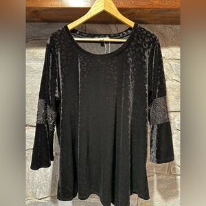 Studio Works Elegant Black Cheetah Print Women's Top